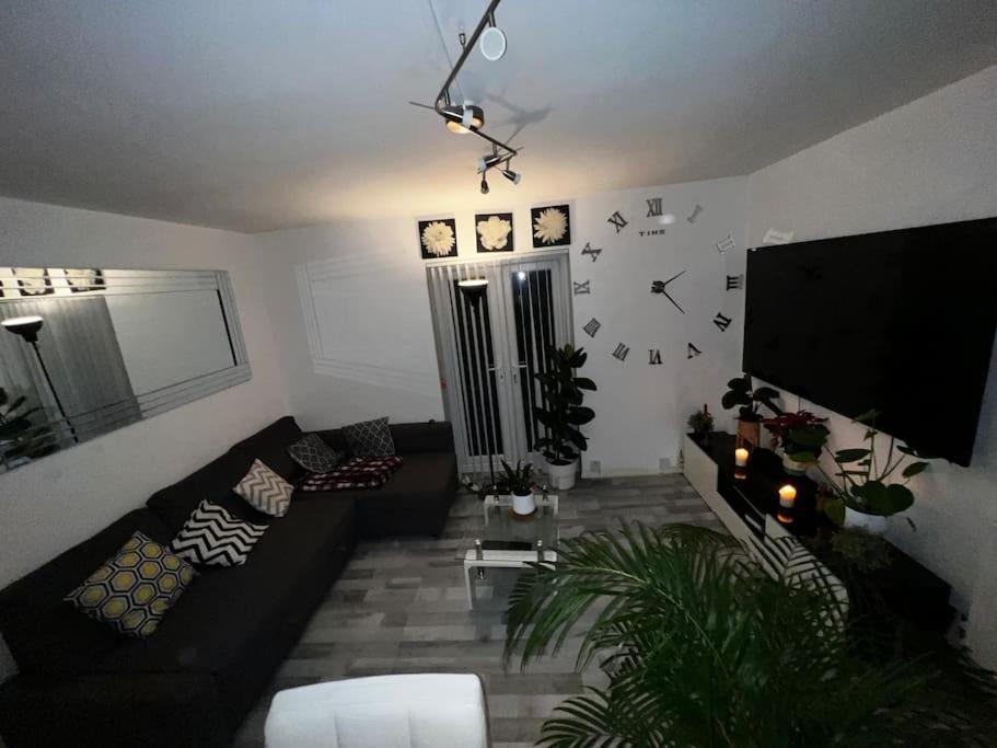 1-Bed Flat With Fast Wi-Fi In Prime Location 15Mins From Central Londres Exterior foto