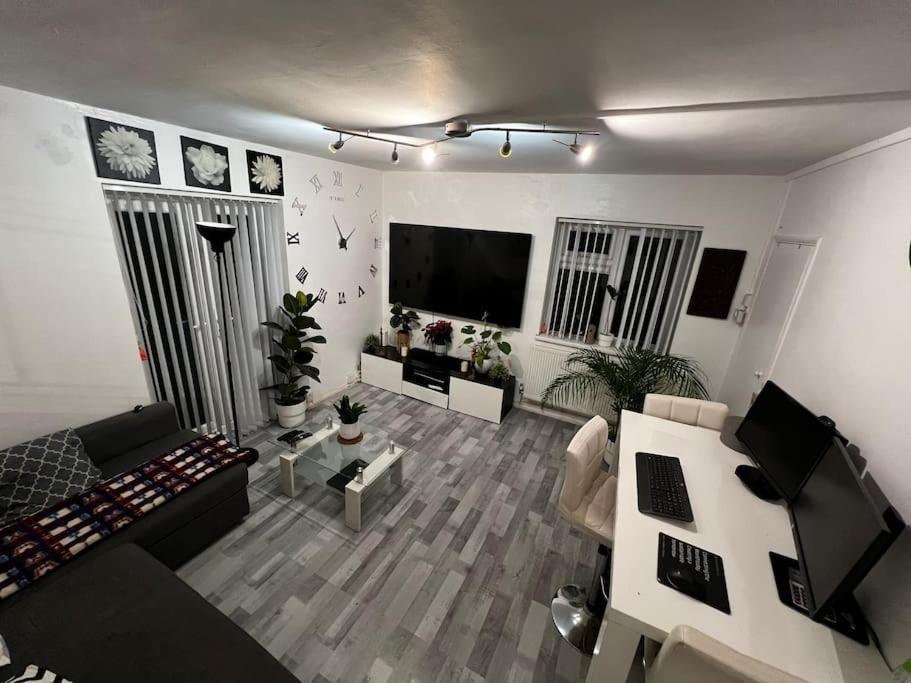 1-Bed Flat With Fast Wi-Fi In Prime Location 15Mins From Central Londres Exterior foto